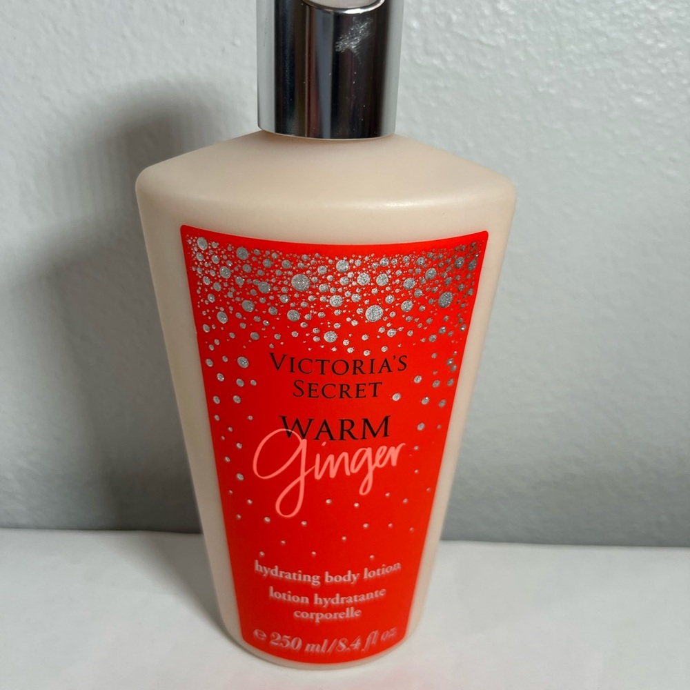 Victoria's Secret Warm Ginger Lotion - Red and‎ Cream